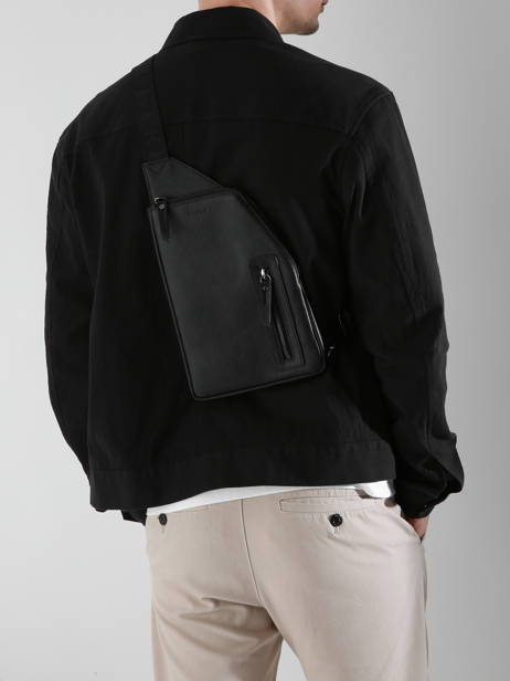 Cross Body Tas Flèche Etrier Zwart fleche EFLE723M ander zicht 1