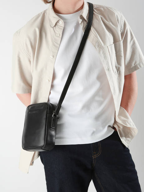 Cross Body Tas Arthur & aston Zwart leon 7 ander zicht 1